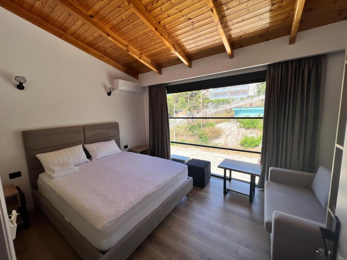 Ostria Hotel Sarandë Exterior foto
