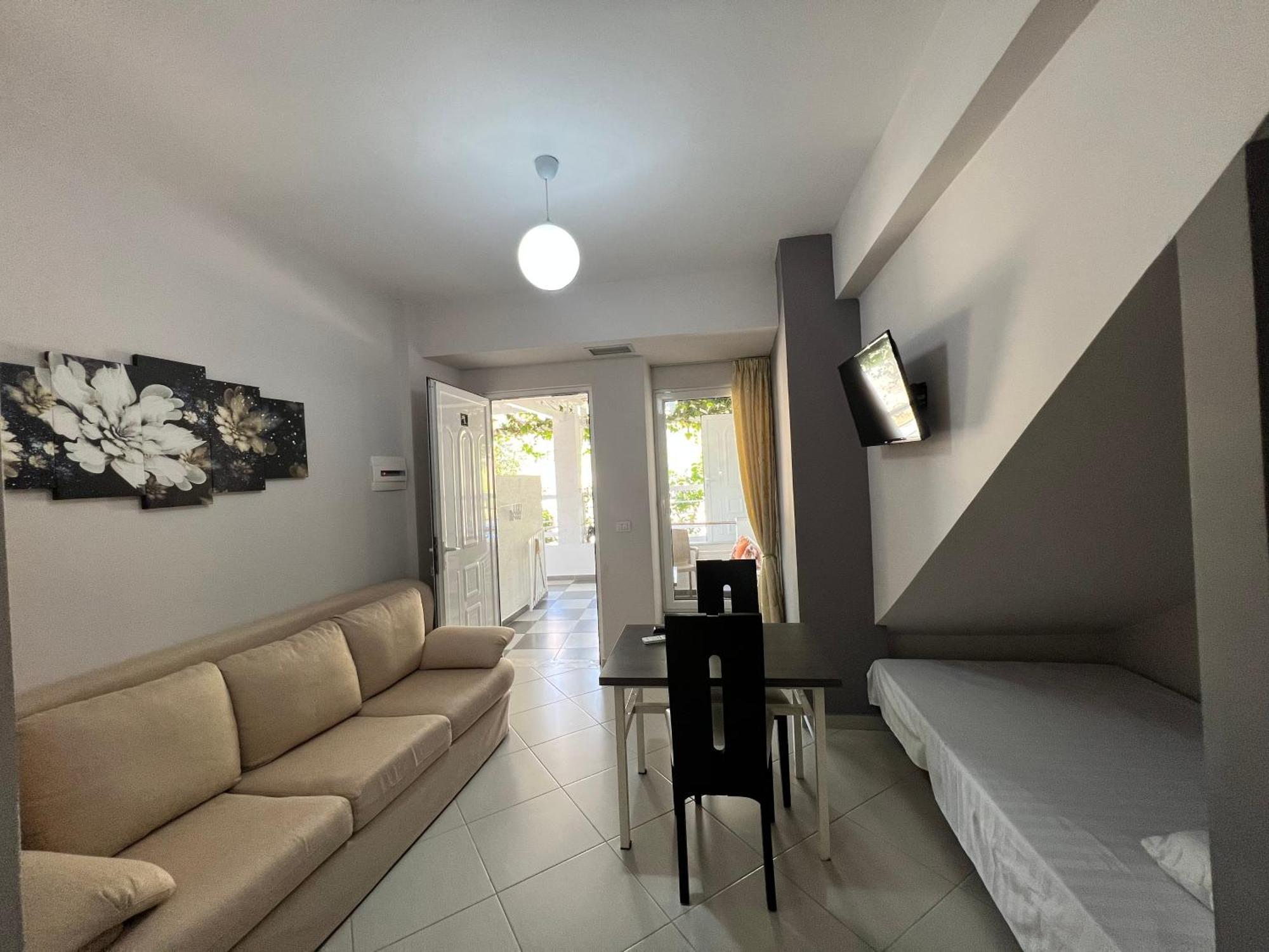 Ostria Hotel Sarandë Exterior foto