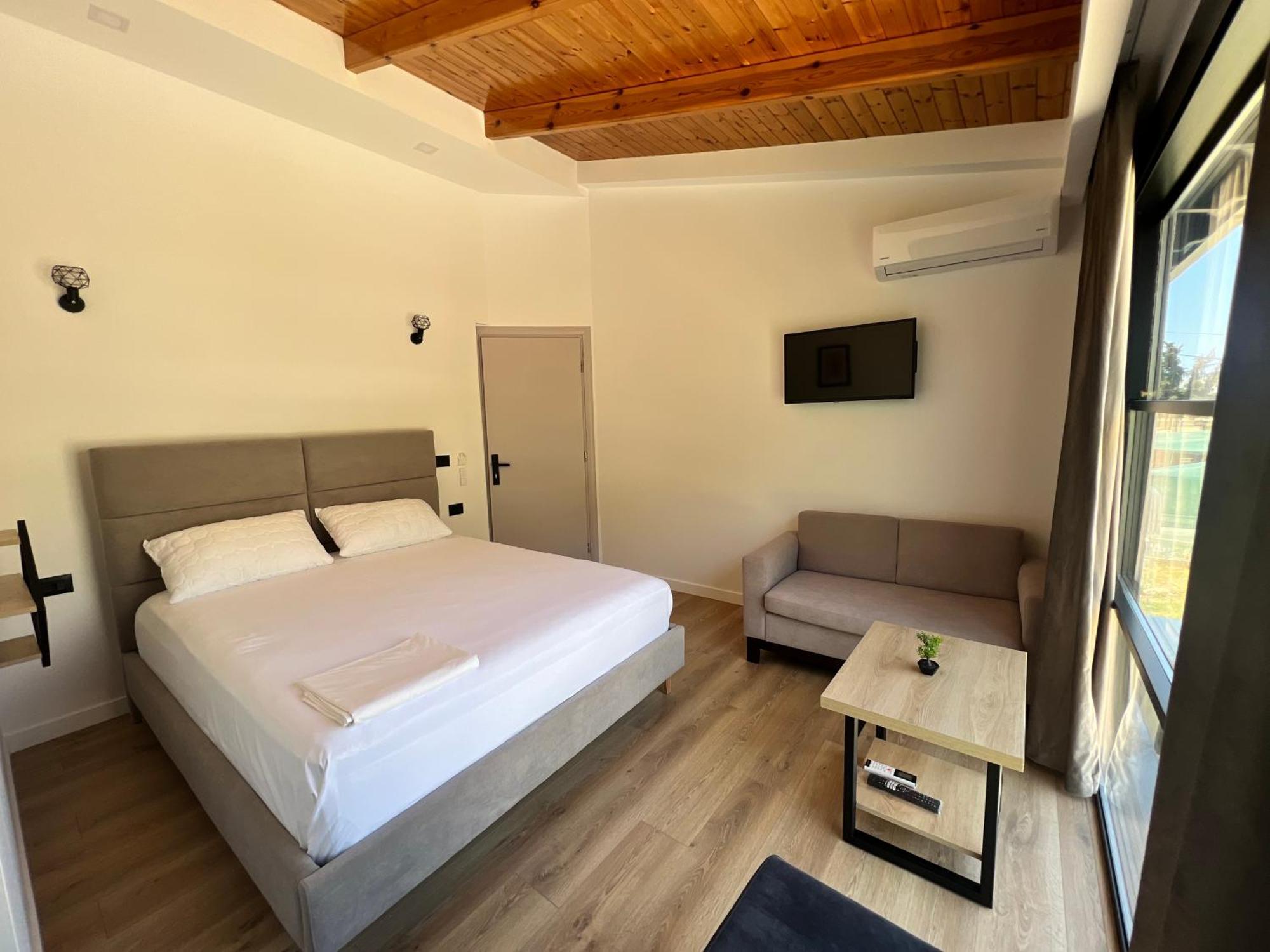 Ostria Hotel Sarandë Exterior foto